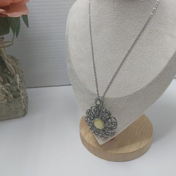 Vintage Boho Art Deco Foux Stone Flower Pendant Tassel Antique Silver 16" long - Picture 6 of 7